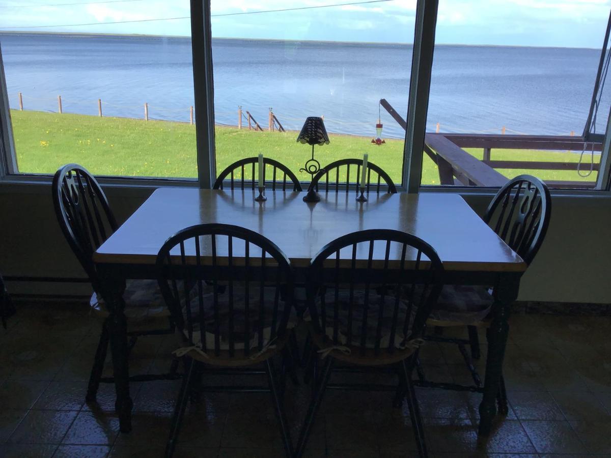 Au Bord De La Baie Bed & Breakfast
